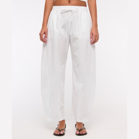 NWT Abercrombie & Fitch Poplin Barrel Pull-On Pant - White - Size L Short - Picture 1 of 13